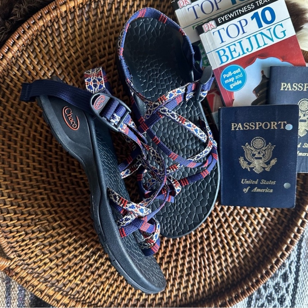 CHACOS Z Cloud X2 Patriotic Red White Blue Strappy Sandals Size 8